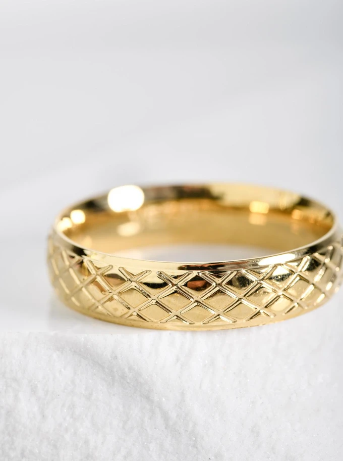  Obrączka unisex z symetrycznym wzorem, kolor złoty S404179Z00