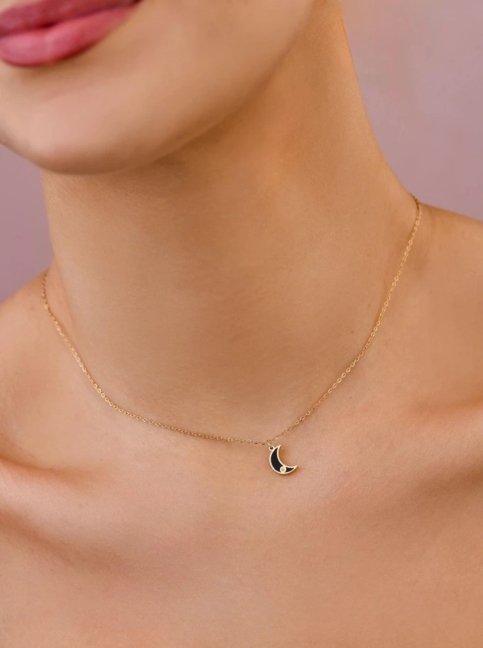 Naszyjnik czarny księżyc z kryształkiem, złoty S304740Z01