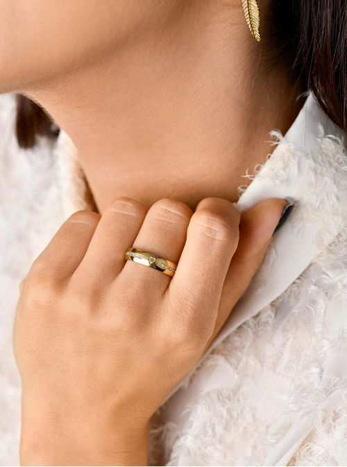 Obrączka serduszko, kryształki, złoty S404157Z00