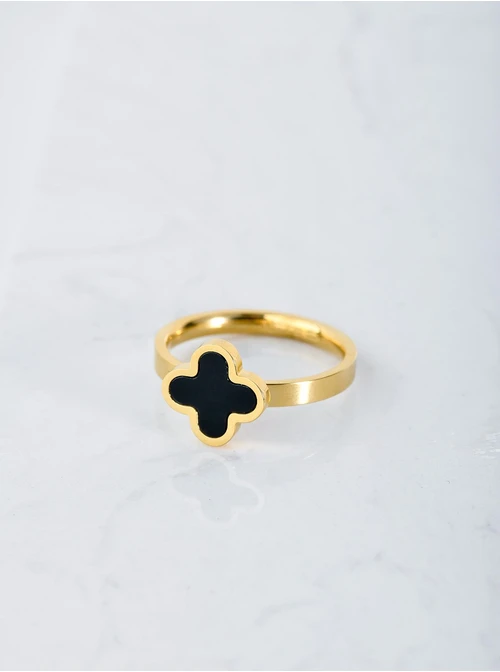 Pierścionek z czarna koniczynką, złoty S404319Z01