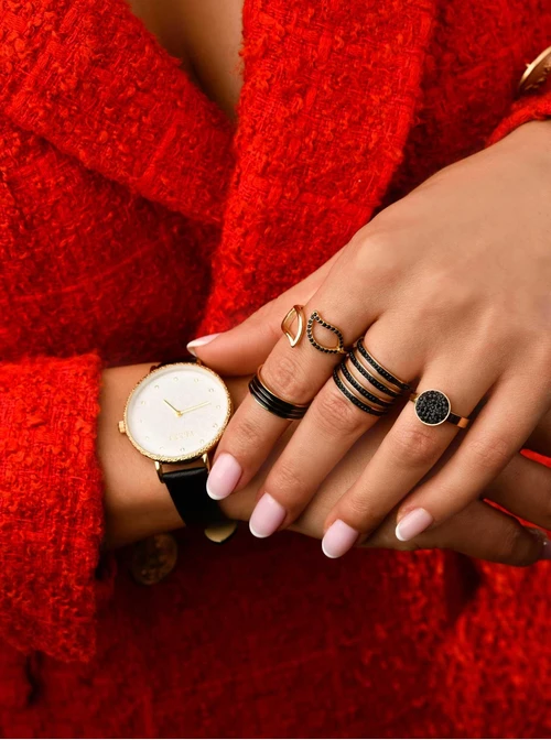 Pierścionek czarne kółko, kryształki, złoty S405192Z01