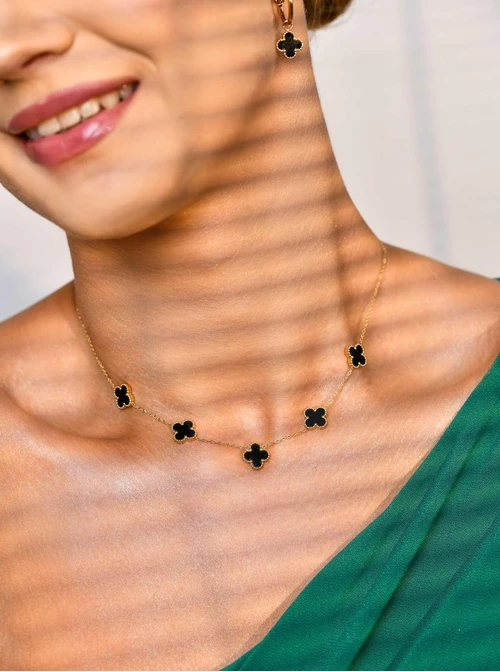 Naszyjnik czarne koniczynki, złoty S306911Z01