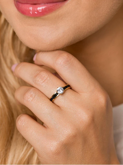 Pierścionek z kryształkami, złoty S406532Z01