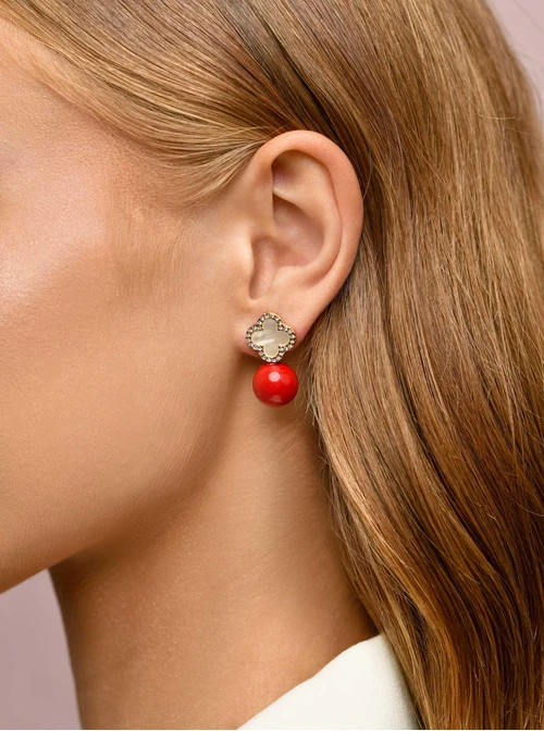 Kolczyki perłowe koniczynki, czerwone kulki, złoty S206640Z00