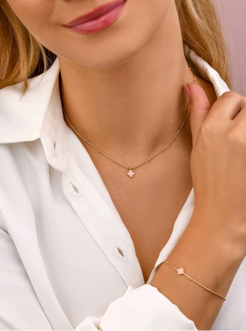 Bransoletka z różową koniczynką, złoty S108165Z06