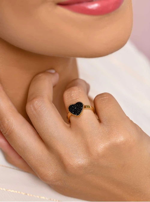 Pierścionek serce, czarne kryształki, złoty S406523Z01