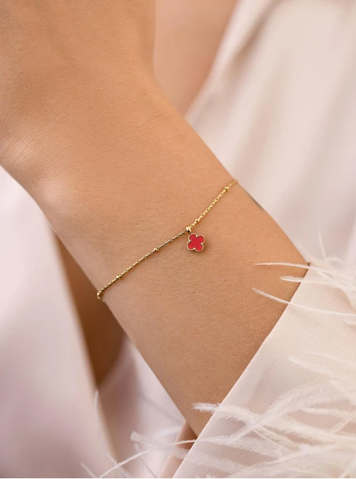 Bransoletka czerwona koniczynka, stal pozłacana S108176Z03