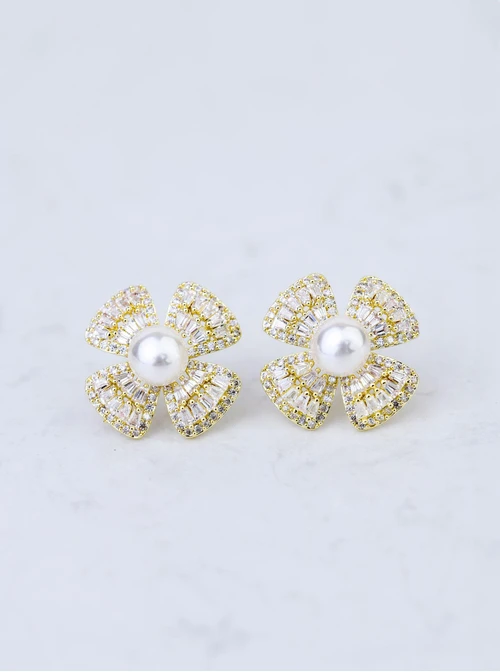 Kolczyki wieczorowe kwiatuszki z perełką B209015P00