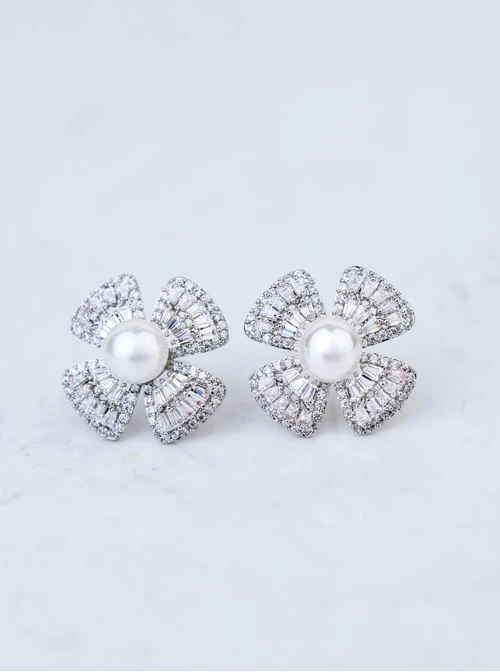 Kolczyki wieczorowe kwiatuszki z perełką B209016P00