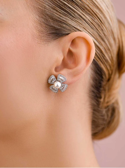 Kolczyki wieczorowe kwiatuszki z perełką B209016P00