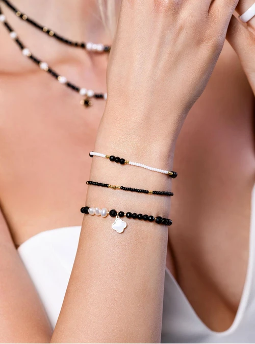 Bransoletka koniczynka, perełki, Obsydian, stal pozłacana S109360Z01