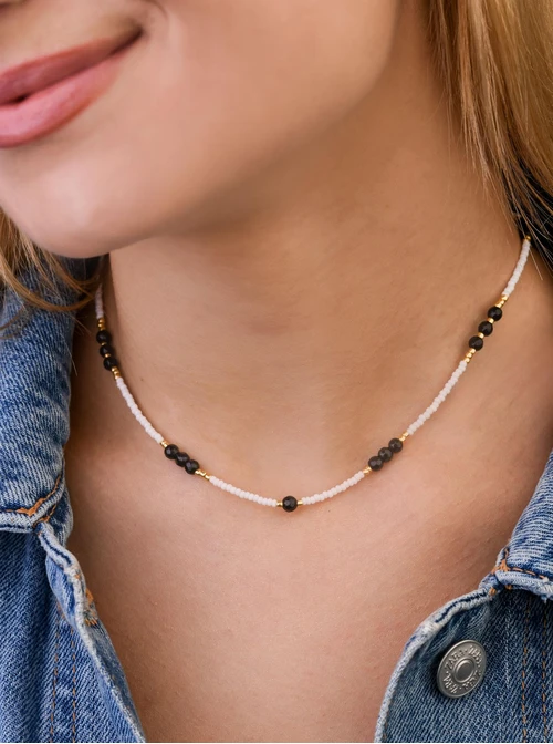 Choker z białymi koralikami, Obsydian, stal pozłacana S309424Z00