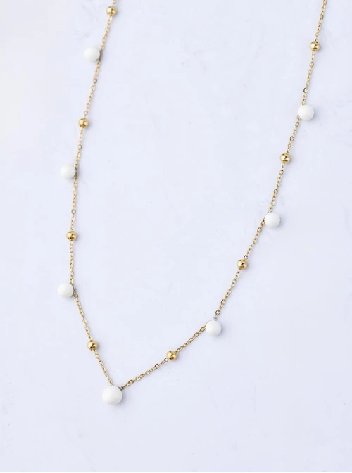 Naszyjnik białe kuleczki, stal pozłacana  S309451Z02