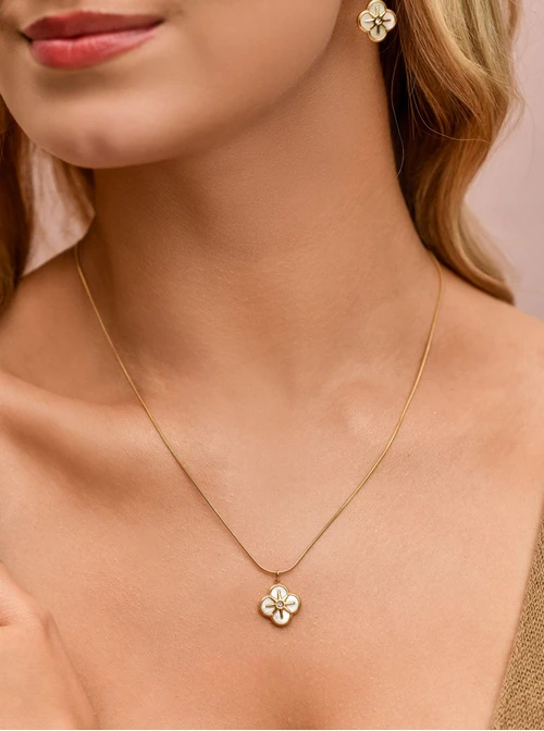 Naszyjnik długi, perłowa koniczynka, stal pozłacana S309491Z02