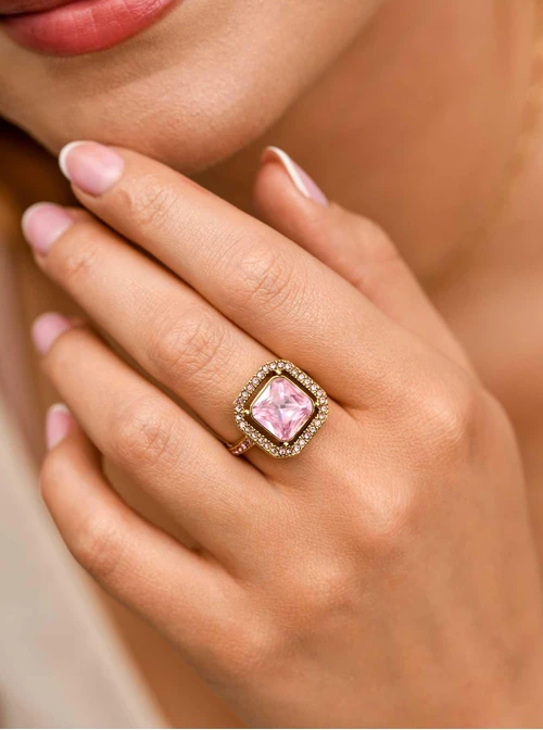 Pierścionek z różowym kryształem, stal pozłacana S404137Z06