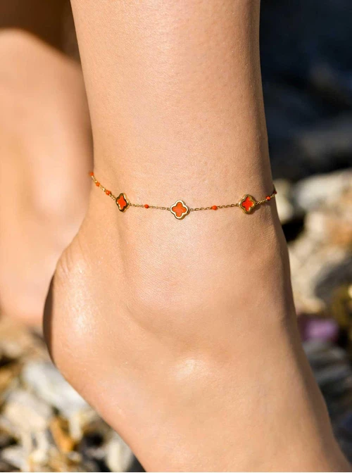 Bransoletka na kostkę, czerwone koniczynki, stal S109626Z03