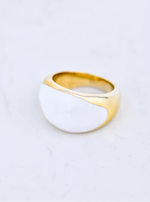 Dmuchany pierścionek z białą emalią, stal pozłacana S409921Z02