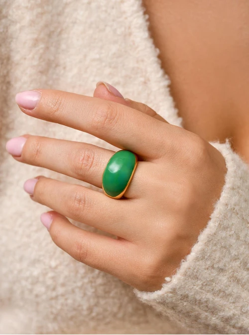 Dmuchany pierścionek z zieloną emalią, stal pozłacana S409915Z05