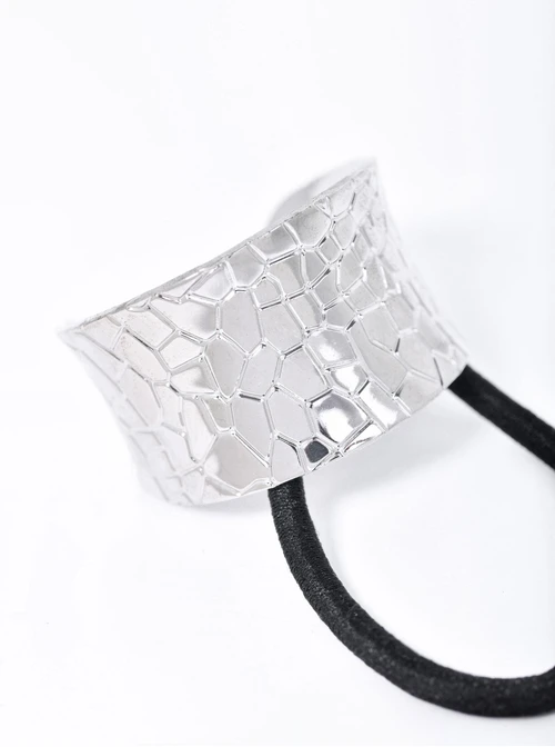  Gumka do włosów z metalową, teksturowaną ozdobą B610020S00