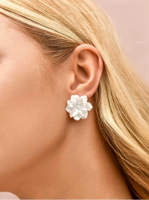 Kolczyki białe kwiaty, stal pozłacana S209688Z02