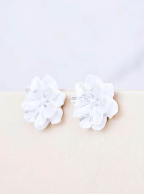 Kolczyki białe kwiaty, stal pozłacana S209688Z02