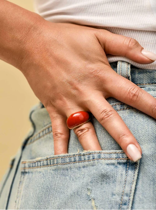 Pierścionek dmuchany z czerwoną emalią, stal pozłacana S409927Z03