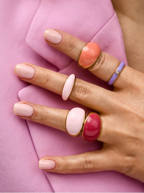 Pierścionek dmuchany z różową emalią, stal pozłacana S409918Z06