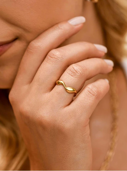 Pierścionek regulowany fala, stal pozłacana S409858Z00-0