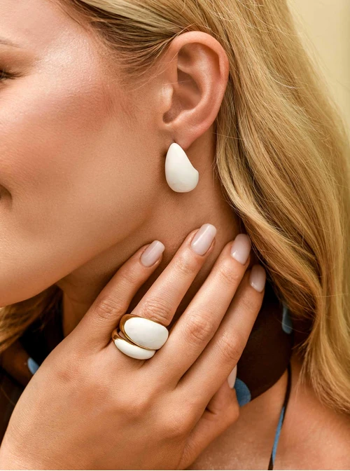 Pierścionek z białą emalią, stal pozłacana S409920Z02