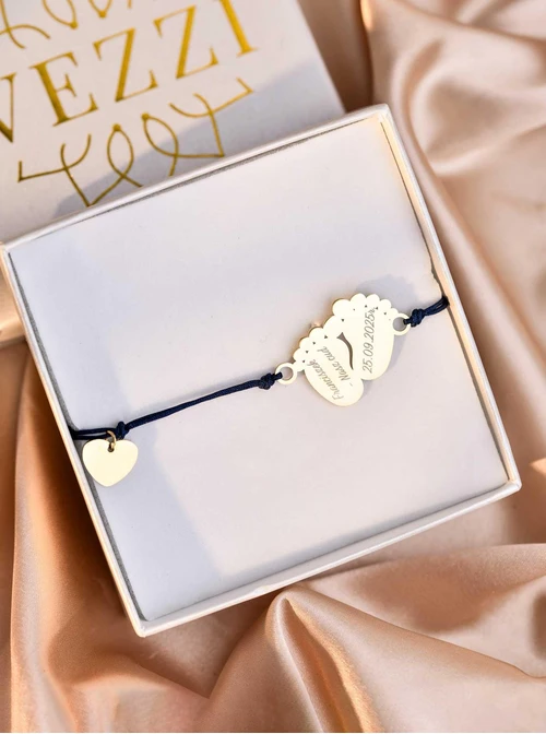 Bransoletka grawer, stópki, serduszko, stal pozłacana S108073Z-04