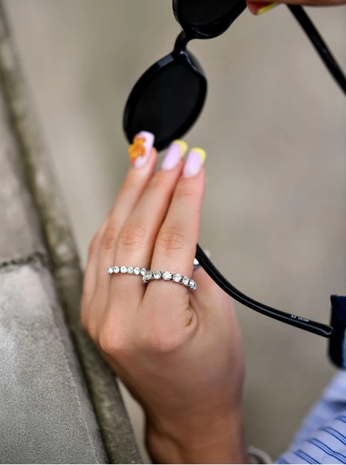 Pierścionek elastyczny, tenisowy, kryształki, ( roz. 8-11) stal  S410256S02-0