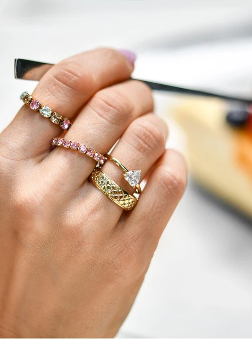 Pierścionek elastyczny, tenisowy, kryształki ( roz. 8-11) stal pozłacana S410260Z07-0