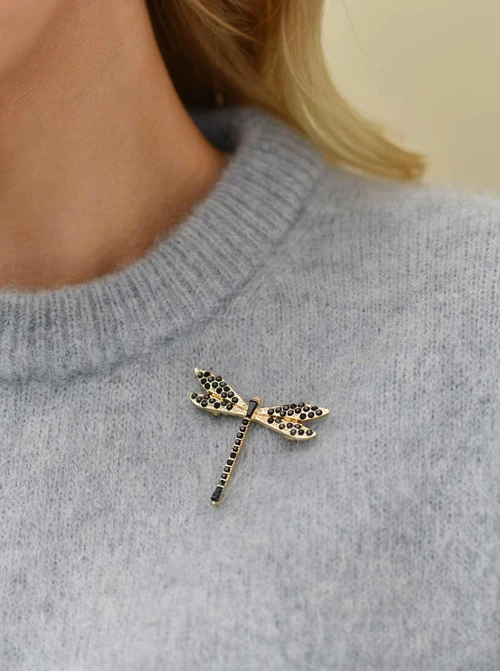 Broszka ważka, czarne kryształki B710947Z01