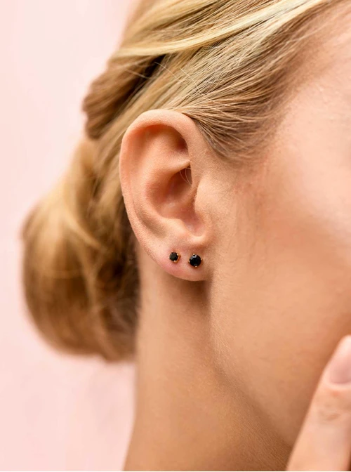 Kolczyki czarny kryształek, 4mm, stal pozłacana S210278Z01