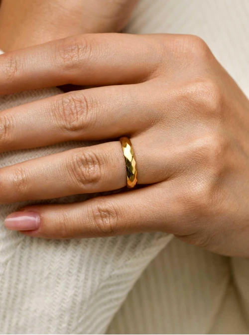 Obrączka fakturowana, stal pozłacana S410710Z00