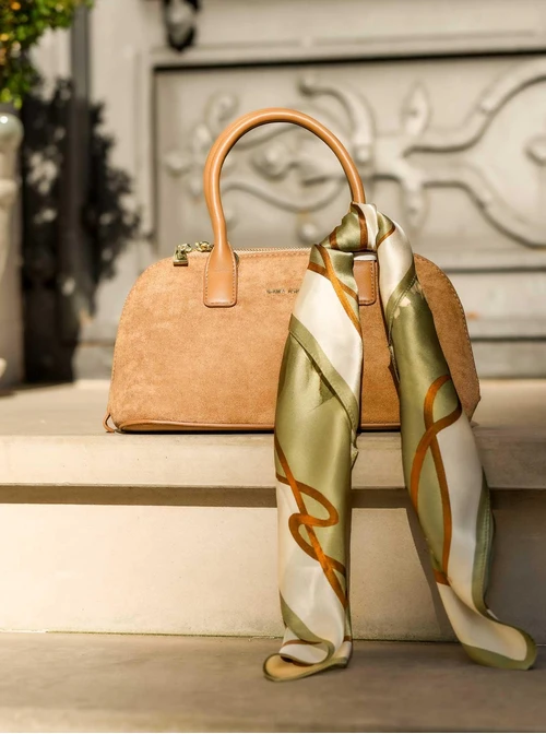 Apaszka Jedwabna, Kwiaty, 68 cm x 68 cm, AP11949-07