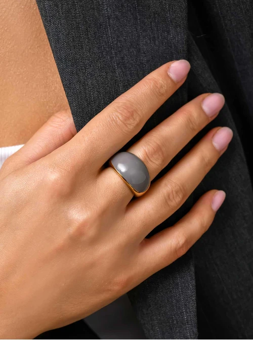 Pierścionek dmuchany z szarą emalią, stal pozłacana S410782Z09