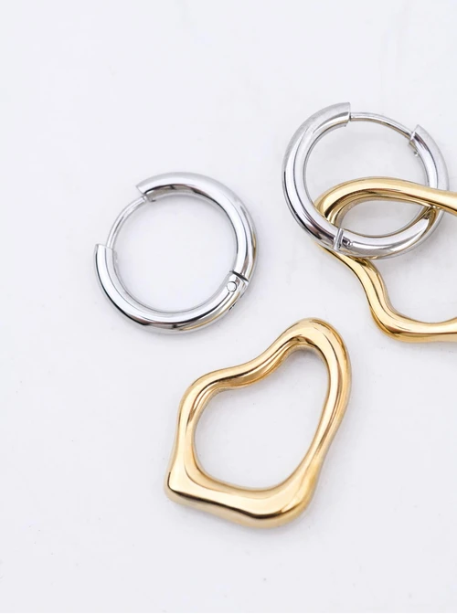 Kolczyki kółka, geometryczna zawieszka, stal pozłacana S212314M00