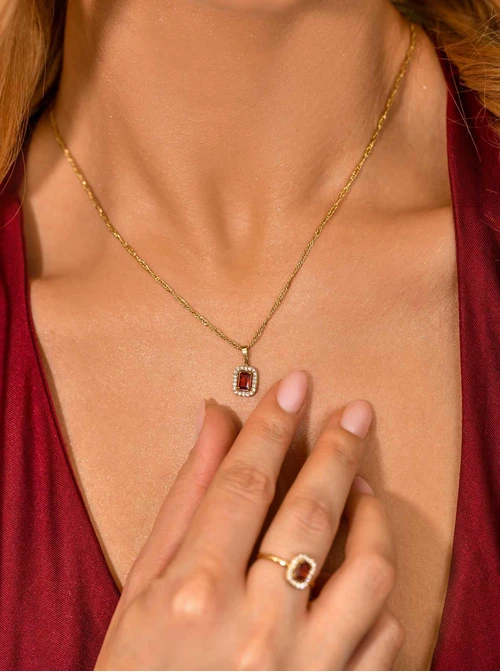 Naszyjnik z czerwonym kryształkiem, stal pozłacana S311640Z03