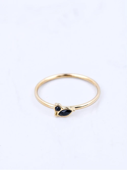 Pierścionek czarne kryształki, stal pozłacana S410658Z01