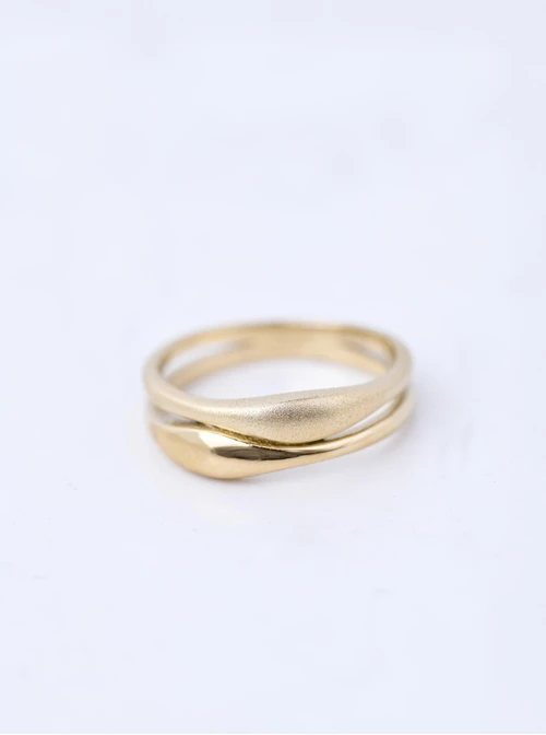 Pierścionek nieregularny, stal pozłacana S410662Z00