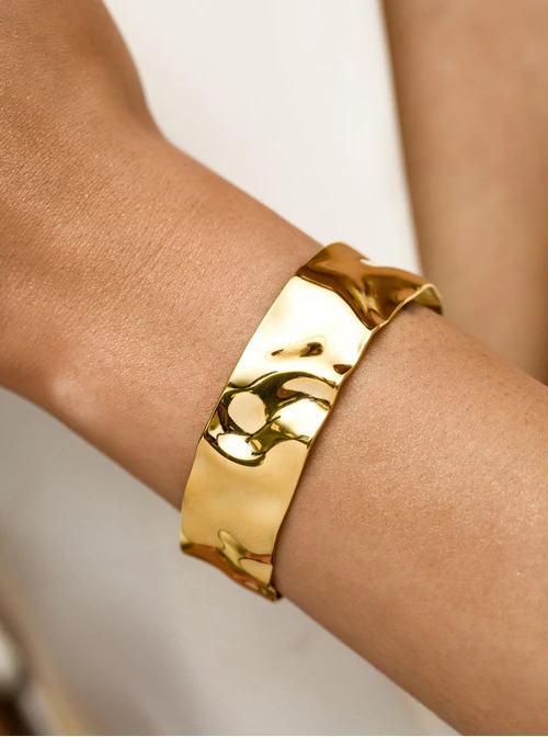 Bransoletka sztywna, gnieciona, stal pozłacana S112637Z00