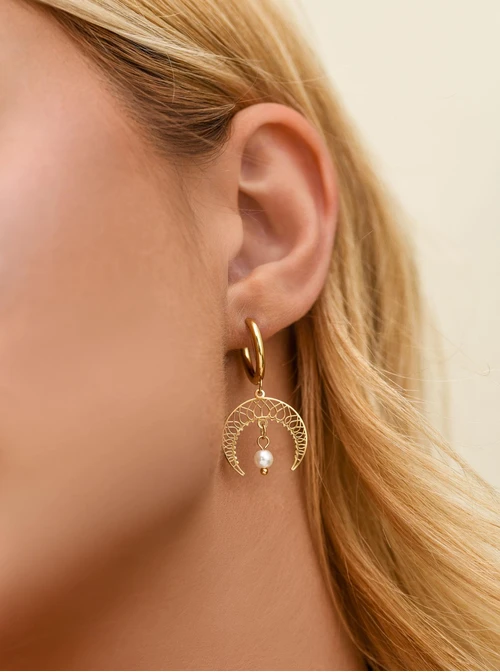 Kolczyki ażurowe księżyce, perełka, stal pozłacana S212677Z00
