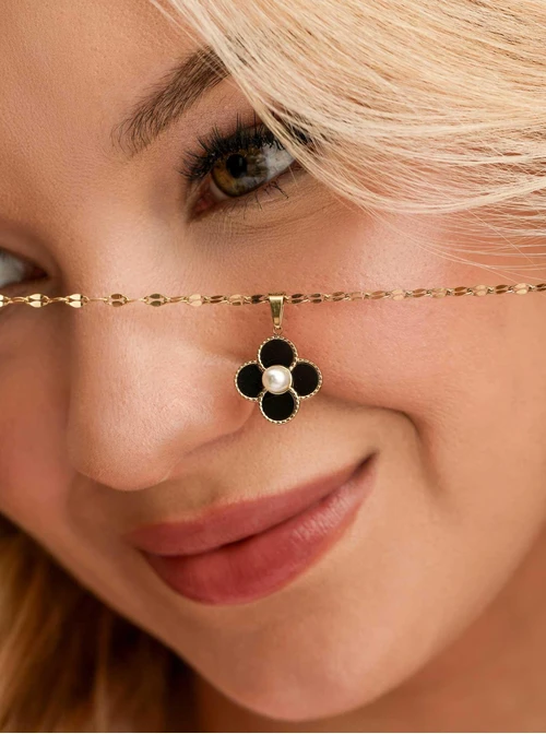 Naszyjnik czarny kwiatuszek, stal pozłacana S312684Z00