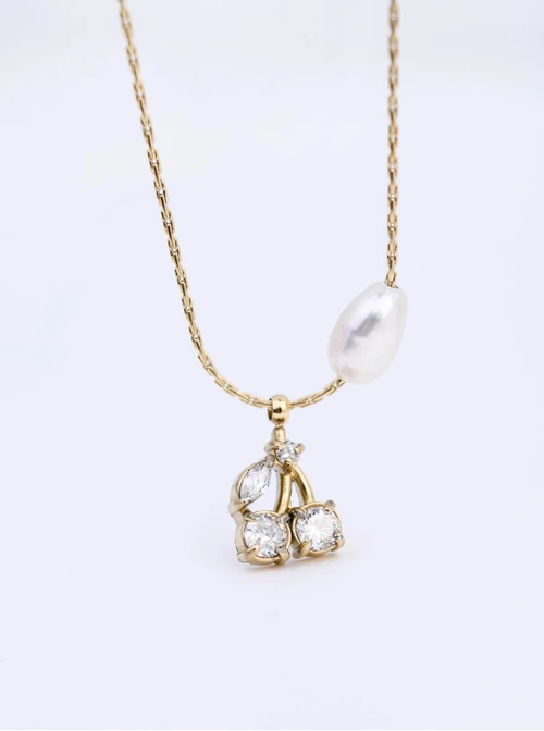 Naszyjnik wisienki, perełka, kryształki, stal pozłacana S312743Z00