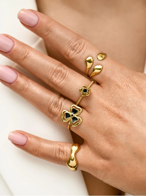 Pierścionek czarna koniczynka, stal pozłacana S412681Z00