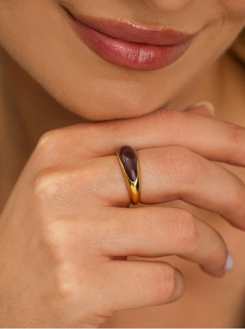 Pierścionek z czekoladową emalią, stal pozłacana S412115Z13
