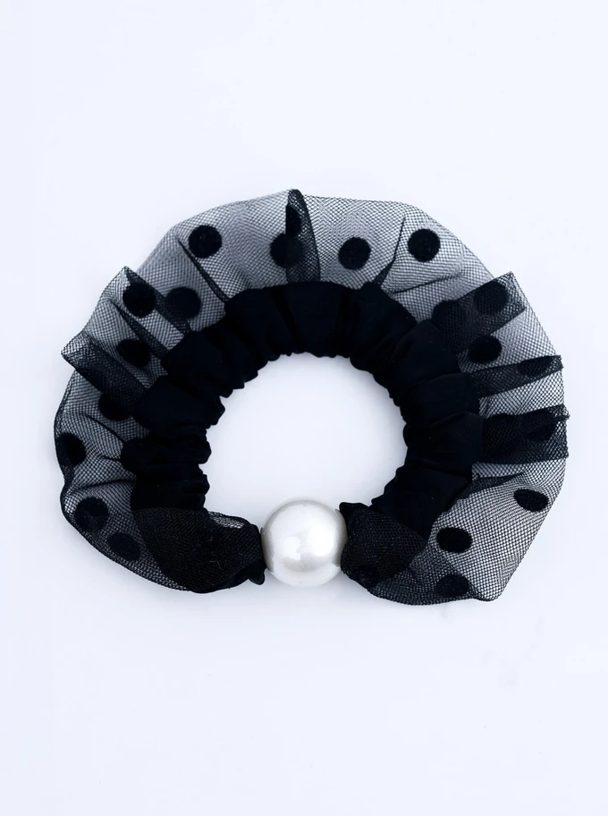 Gumka do włosów typu scrunchie - czarna w grochy z perłą, O614287P00