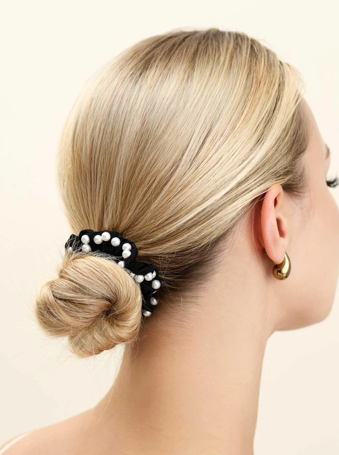 Gumka do włosów typu scrunchie - czarna z perłami, O614288P00
