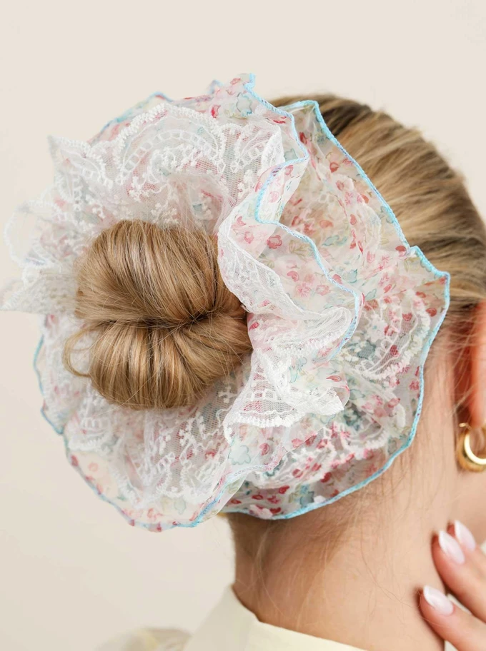 Gumka do włosów typu scrunchie z koronką - kwiatowy wzór, O614318P00